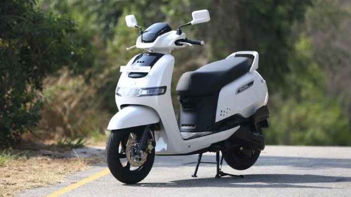 TVs IQube ST E-scooter